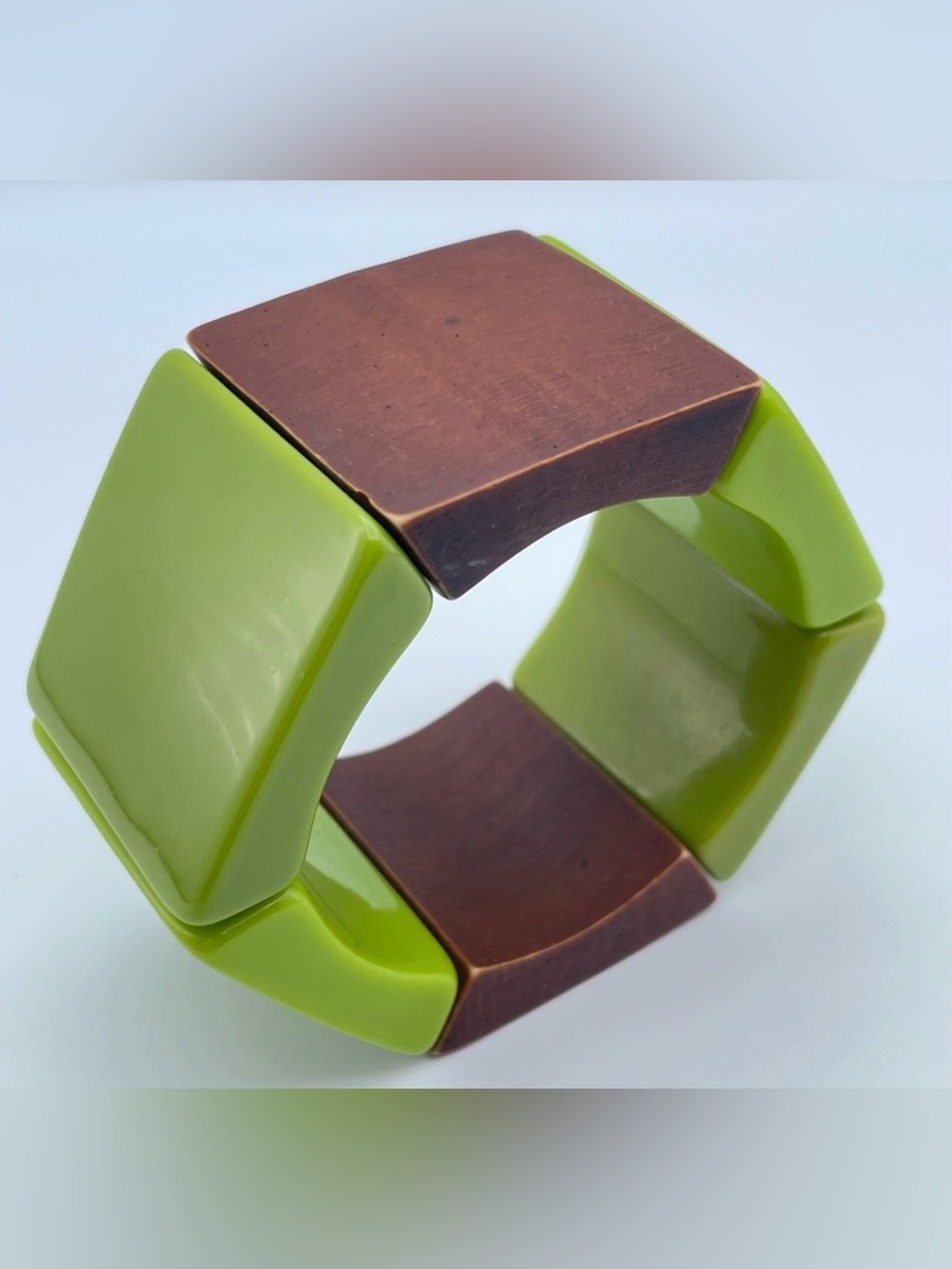 Modern Artisan Green & Wood Chunky Geometric Stretch Bracelet